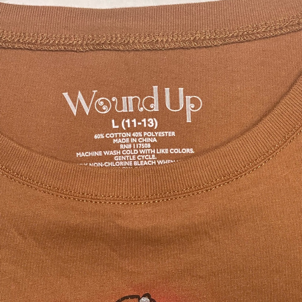 Wound Up Junior’s Large Brown Tee with Skull and Floral Graphic - Picture 4 of 5